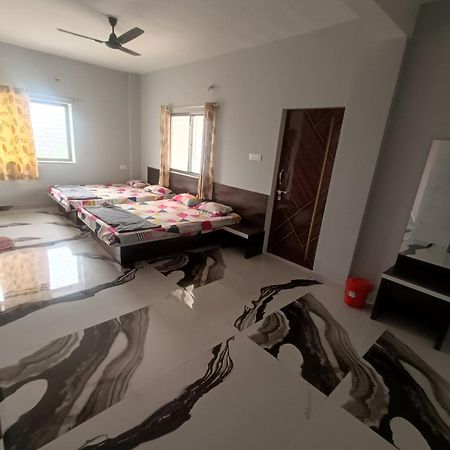 Matoshree Guesthouse Akalkot Luaran gambar